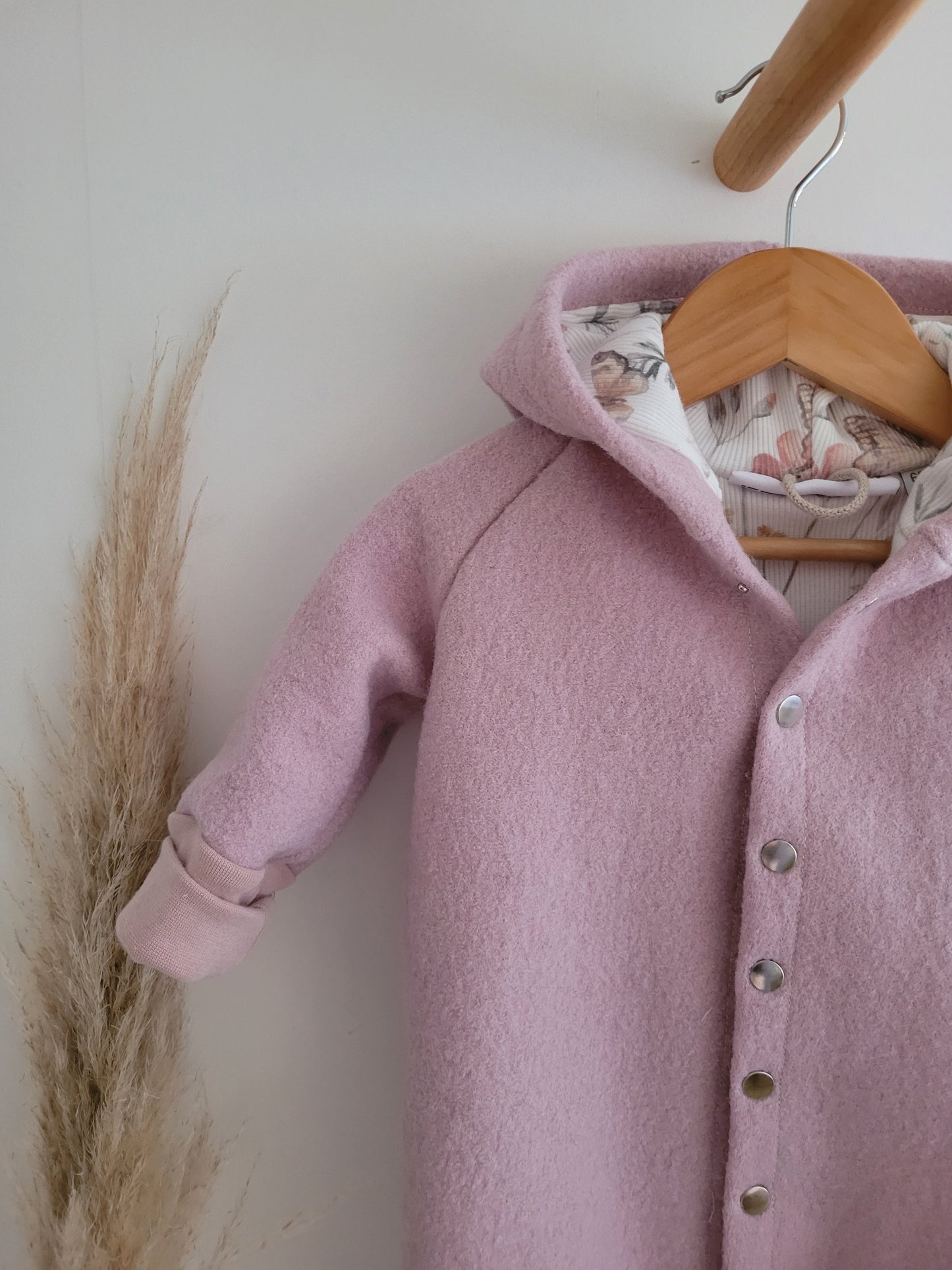 Vintageliebe® WOLLWALKOVERALL aus 100% Schurwolle. Naturprodukt. Walkloden Walkoverall Overall rosa - Vintageliebe® Mein ShopWalkmütze, Bärenmütze aus 100% Schafwolle