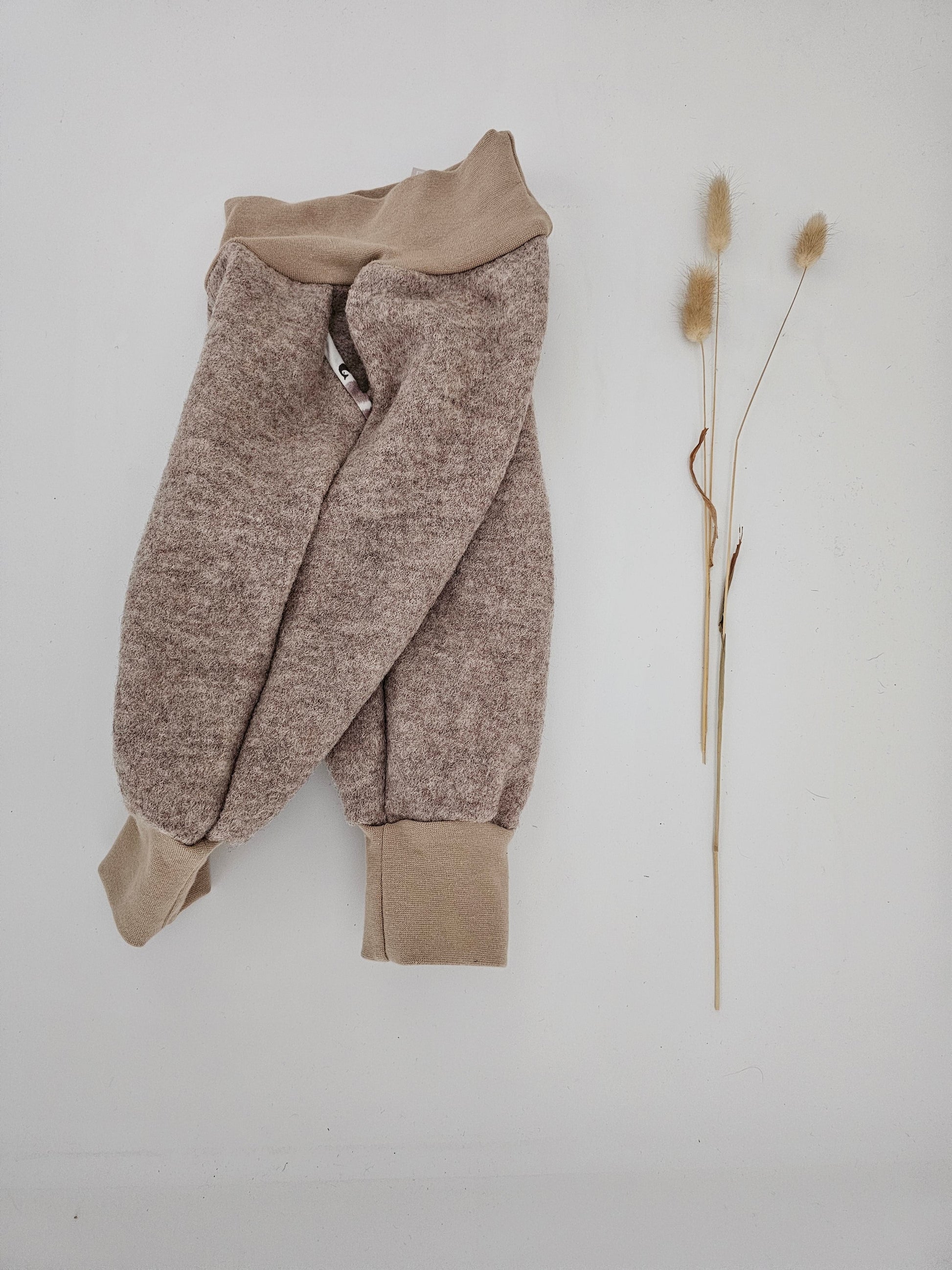 Walkhose aus 100% Schurwolle mit Hosentaschen Gr. 74 - 122 beige meliert - Vintageliebe® Vintageliebe®Wollwalkhose