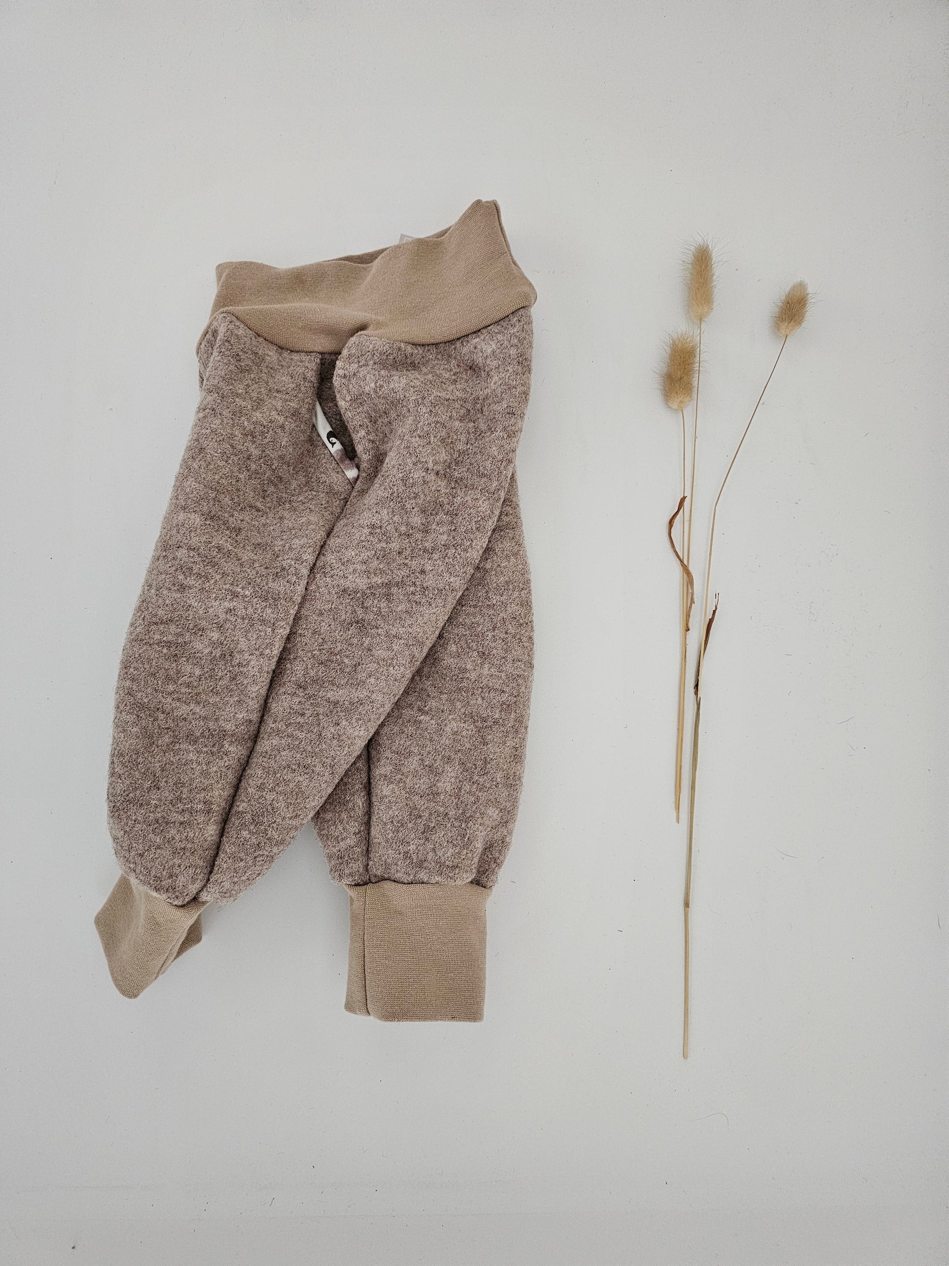 Walkhose aus 100% Schurwolle mit Hosentaschen Gr. 74 - 122 beige meliert - Vintageliebe® Vintageliebe®Wollwalkhose