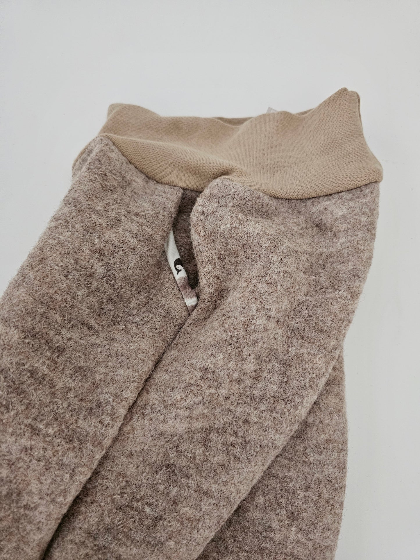 Walkhose aus 100% Schurwolle mit Hosentaschen Gr. 74 - 122 beige meliert - Vintageliebe® Vintageliebe®Wollwalkhose