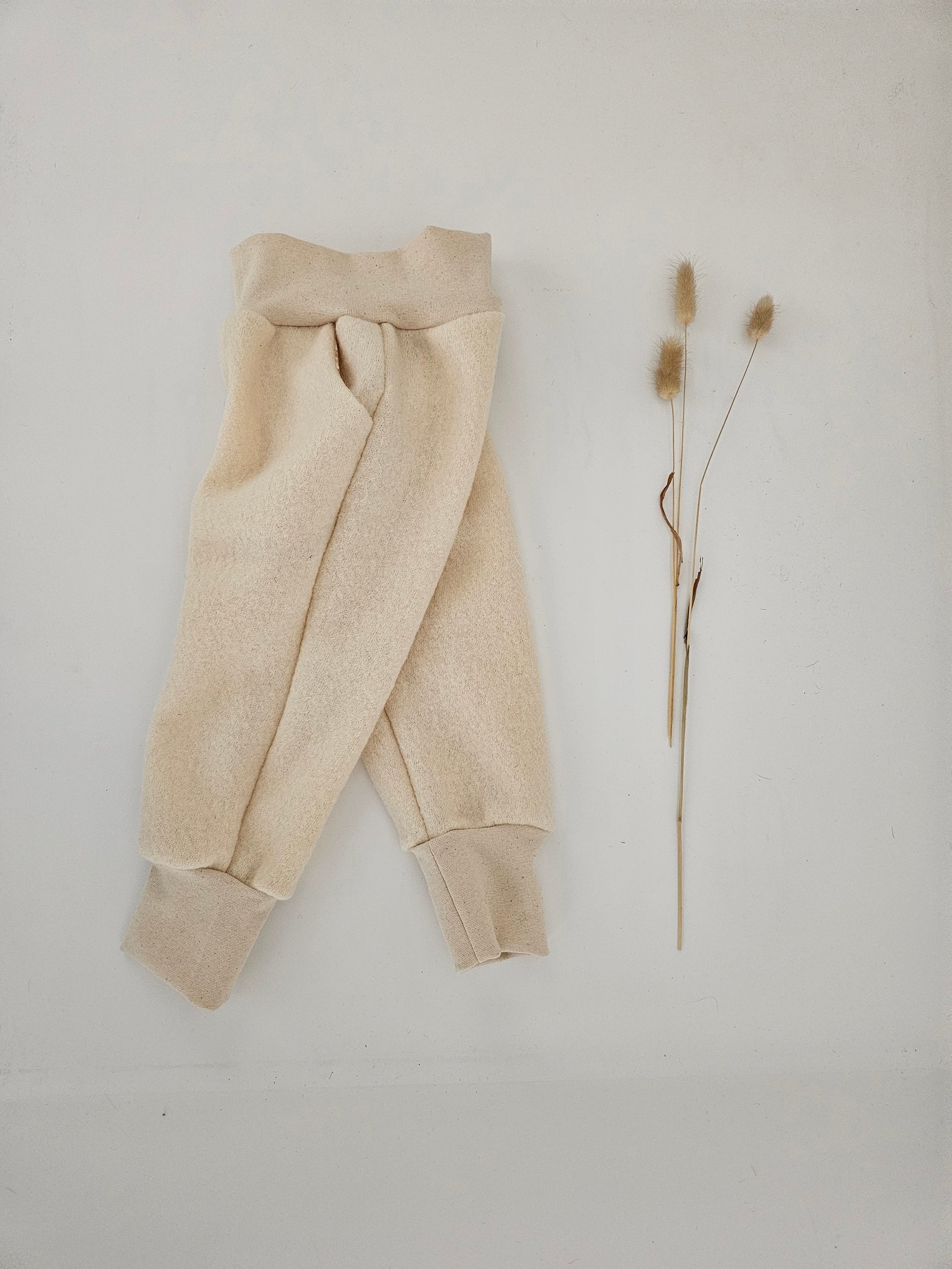Walkhose aus 100% Schurwolle mit Hosentaschen Gr. 74 - 122 creme - Vintageliebe® Vintageliebe®Wollwalkhose