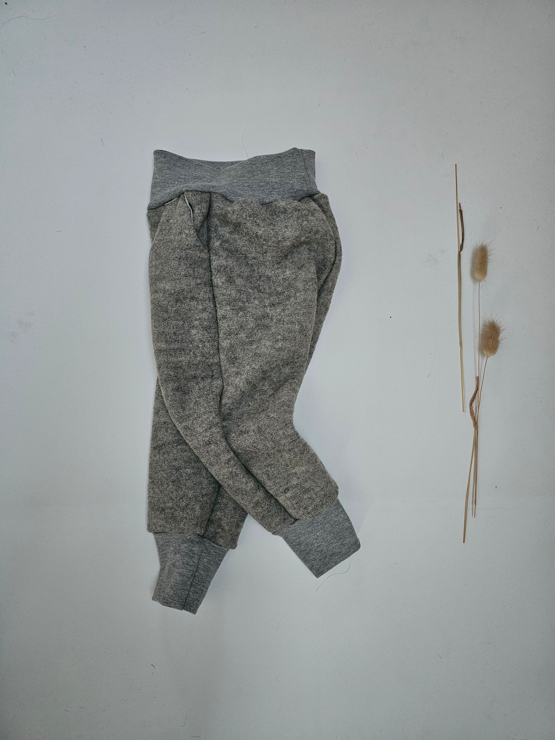Walkhose aus 100% Schurwolle mit Hosentaschen Gr. 74 - 122 grau - Vintageliebe® Vintageliebe®Wollwalkhose